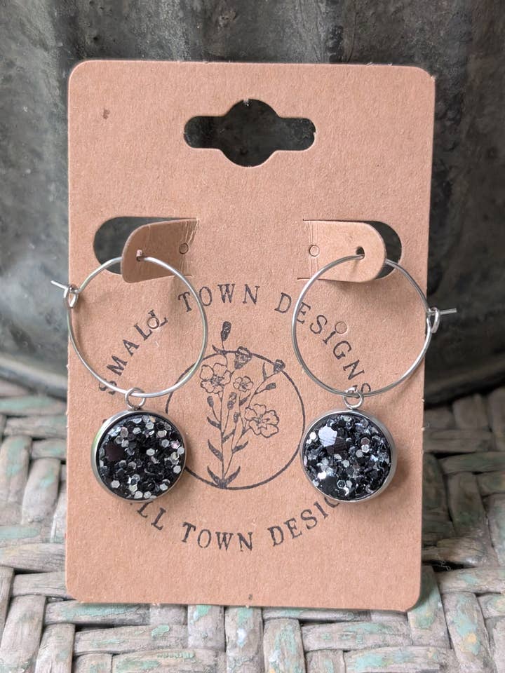 Zwart & Zilver Chunky Hoops voor wholesale door Small Town Designs