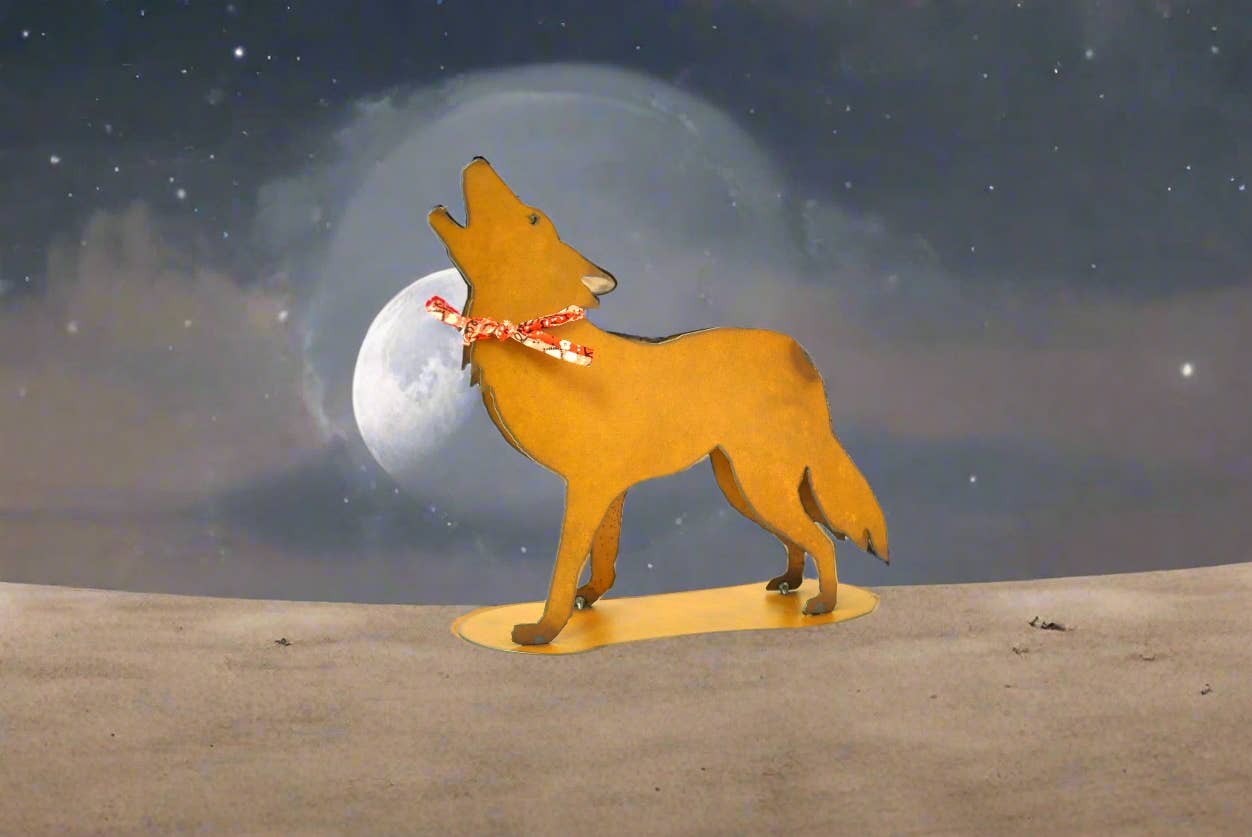 Universal Ironworks USA - Wholesale Outdoor Ornament/Decor - Coyote Small Howling Rusty Desert Rustic Garden Yard Art