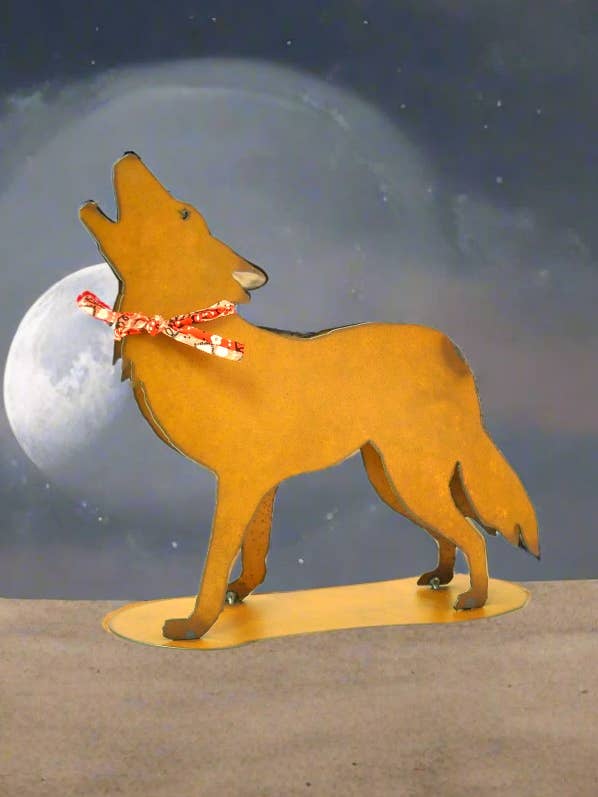 Coyote Small Howling Rusty Desert Rustic Garden Yard Art for wholesale by Universal Ironworks USA