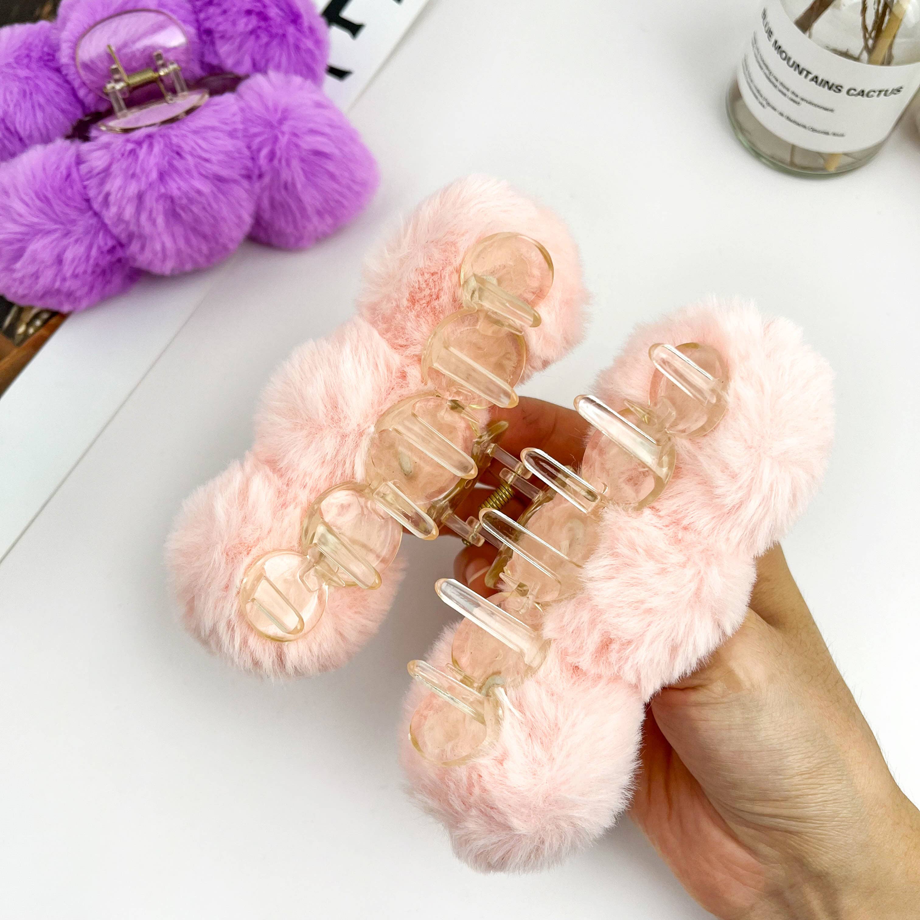 mildstyles - Wholesale Hair Clip - Women's - ❄️ Faux Rex Rabbit Fur Pom-Pom Claw Clip – Cozy Fall/Winter5