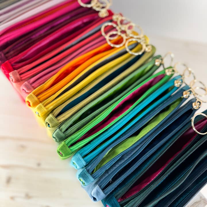 Herzilein-Wien GmbH – Großhandel Schmink-/Kosmetiktasche – Kosmetiktasche „Austria Berge“ – Samt-Außenstoff mit Satinfutter6