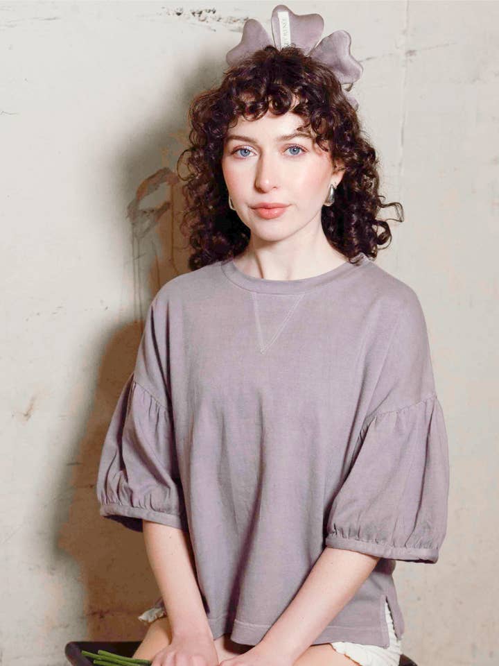 T-shirt Intention per la vendita all'ingrosso da parte di Bailey Renée