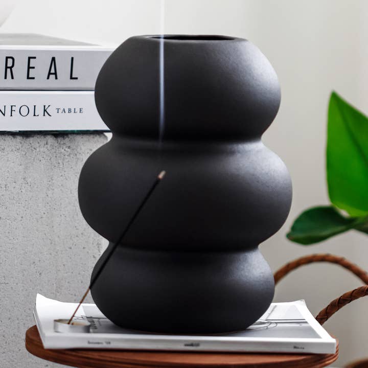 Håndlavet Keramisk Vase | Basel Vase Dekorativt Objekt for engroshandel hos Beige & Stone