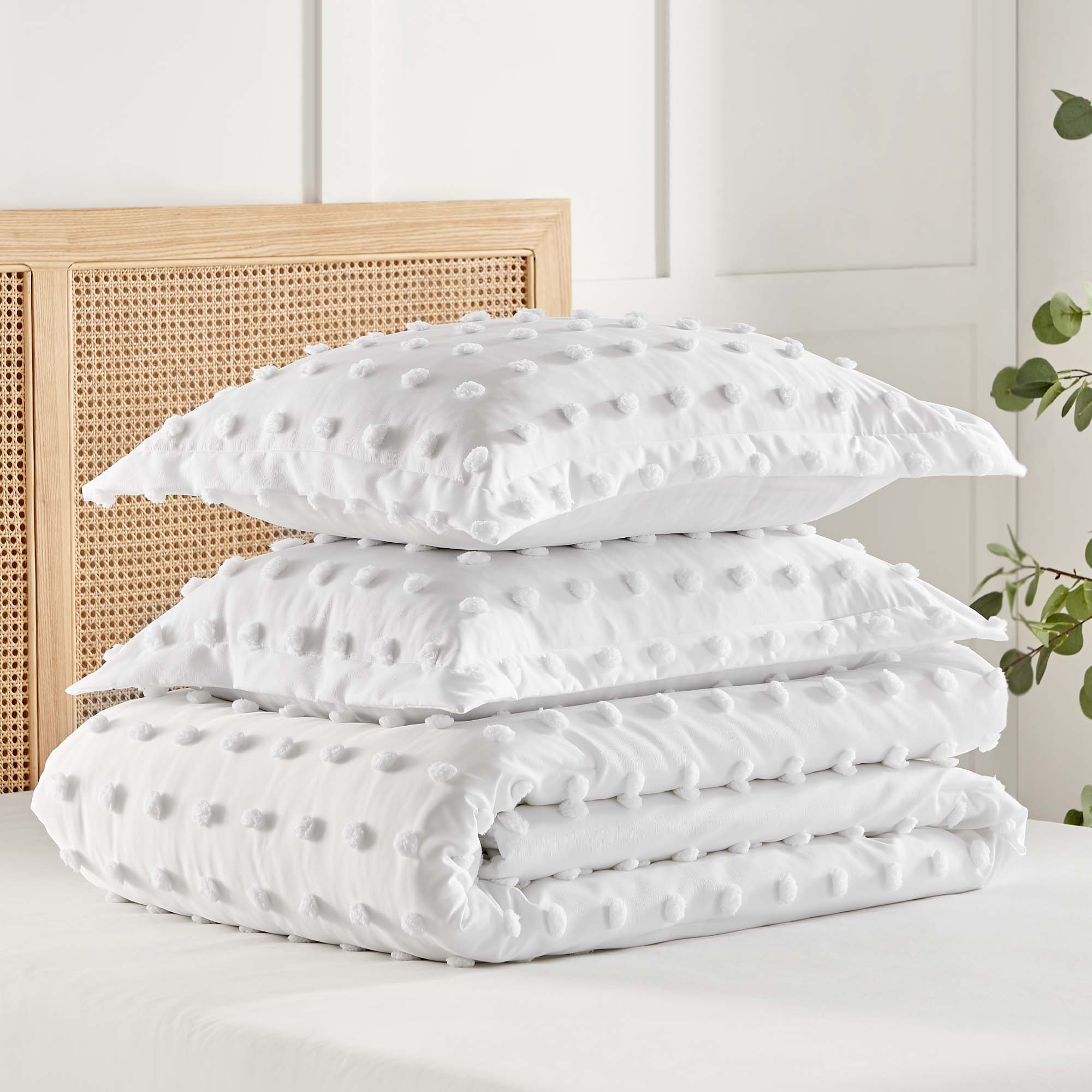 White Pom Pom Comforter Set for wholesale on Faire4