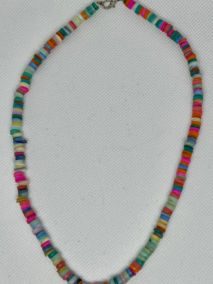 «Che cos'è la conchiglia?» Collana per la vendita all'ingrosso da parte di Dragonfly Mama Designs, LLC