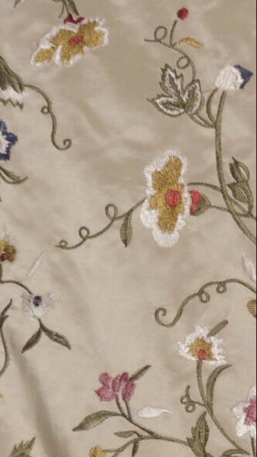 Fancy Styles Fabric - Wholesale Stofrol - SWATCH Queen Melody 100% zijden taft interieurstof met geborduurde bloemen in tuin taupe2