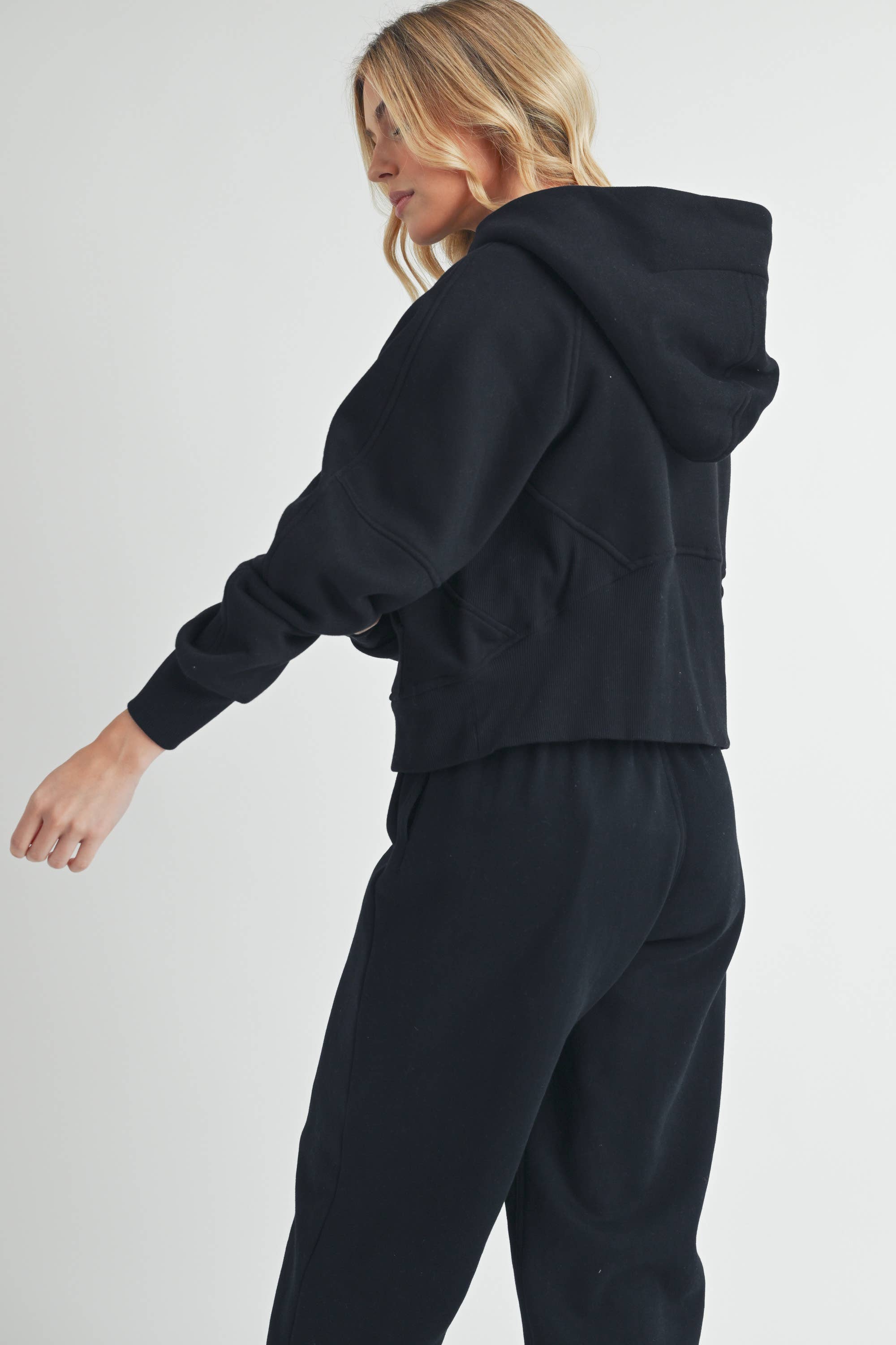 AEMI + CO – wholesale Hoodie – Women's – *SMALL ONLY* 946CK Drea Half-Zip Hoodie