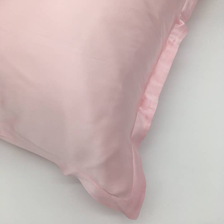 SICILE LAND - Wholesale Bedding Pillowcase/Sham - Taie D’oreiller Enveloppée en Soie Bio Luxe Rose Clair