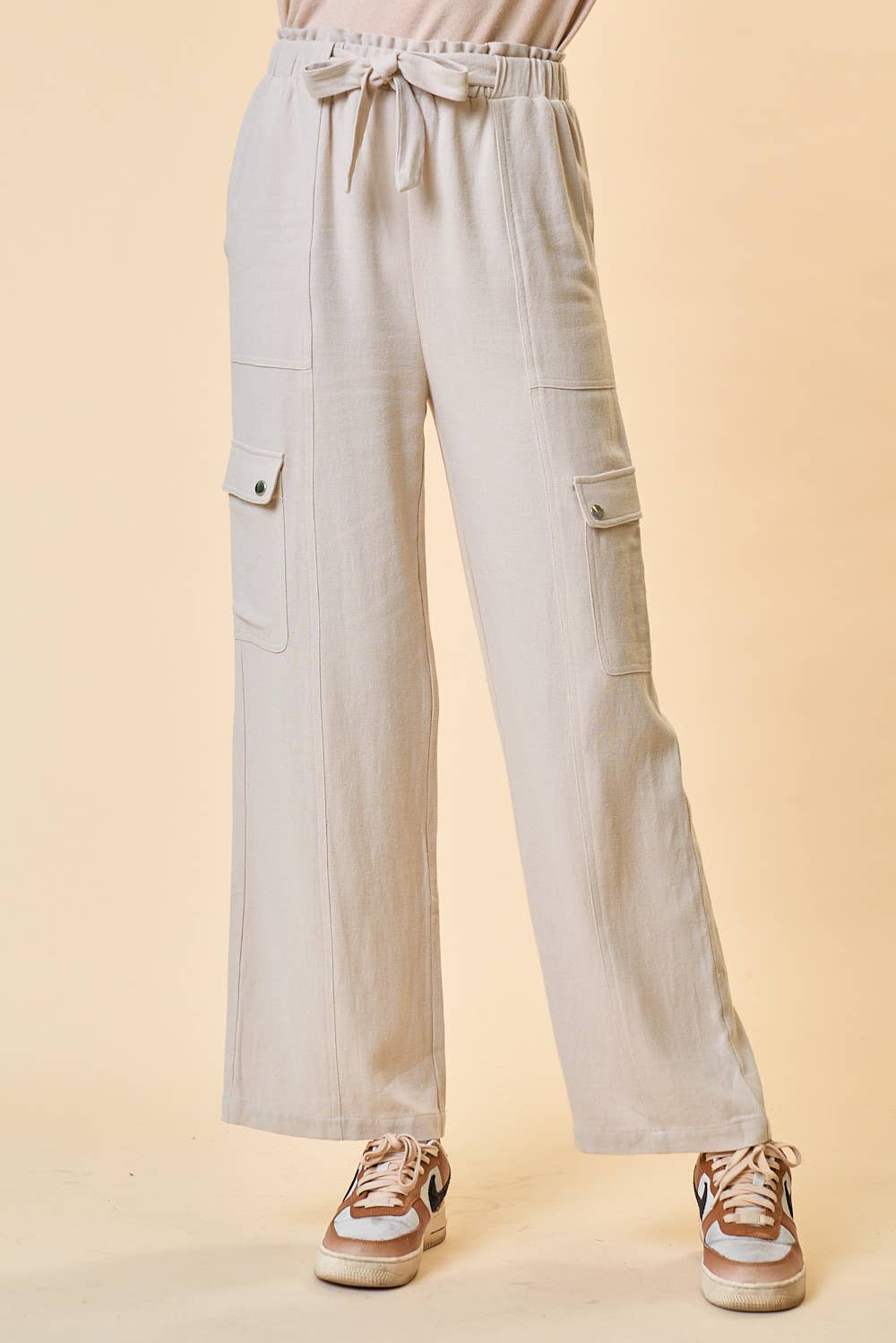 Doe and Rae - Wholesale Broek - Dames - BROEK MET STRIKSLUITING EN CARGOZAKKEN - 8740P3