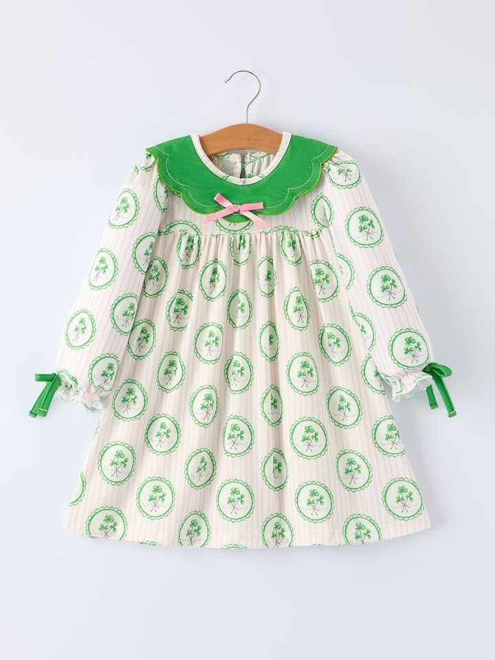 St. Patrick's Day Kleeblatt Gestreiftes Langarm-Mädchenkleid für den Großhandel von Rylee Faith Designs