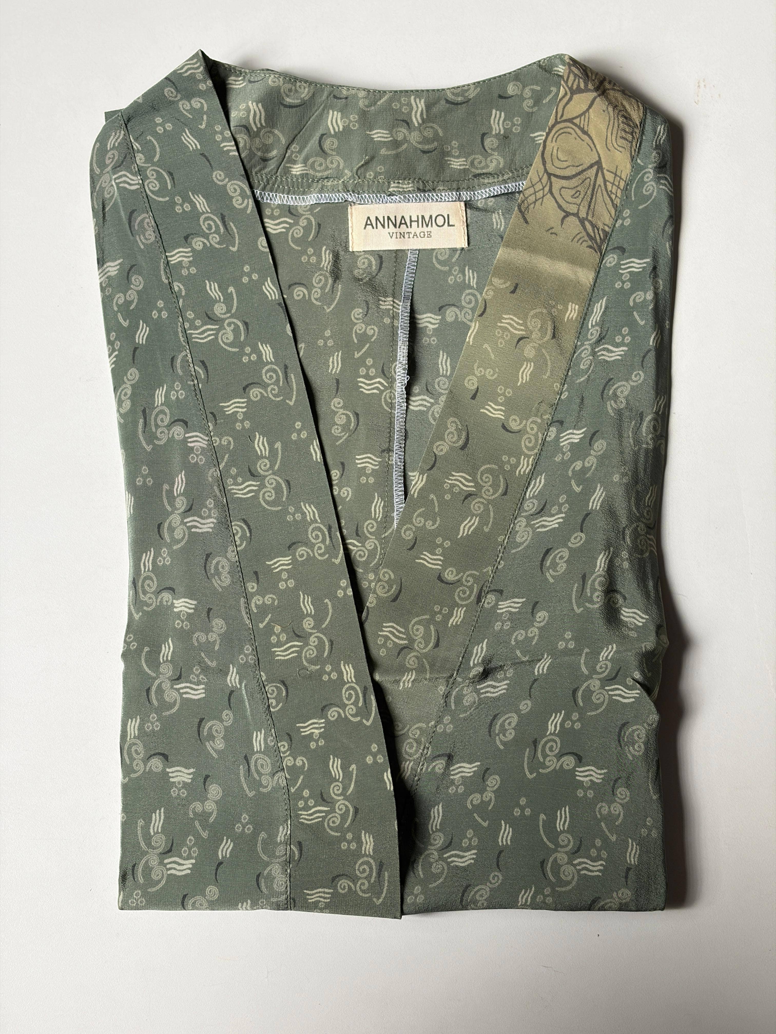 Annahmol - Wholesale Blouse - Women's - Vintage Silk Kimono Top: Free Size: BEST SELLER : OOAK15