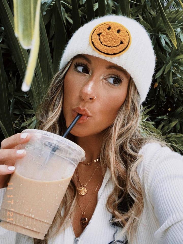 Berretto Happy Day per la vendita all'ingrosso da parte di Erin Made