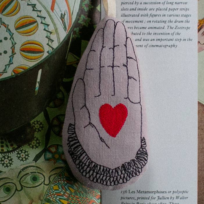 Cuore in mano - Ornamento imbottito in cotone e lavanda, profumato per la vendita all'ingrosso da parte di Skippy Cotton