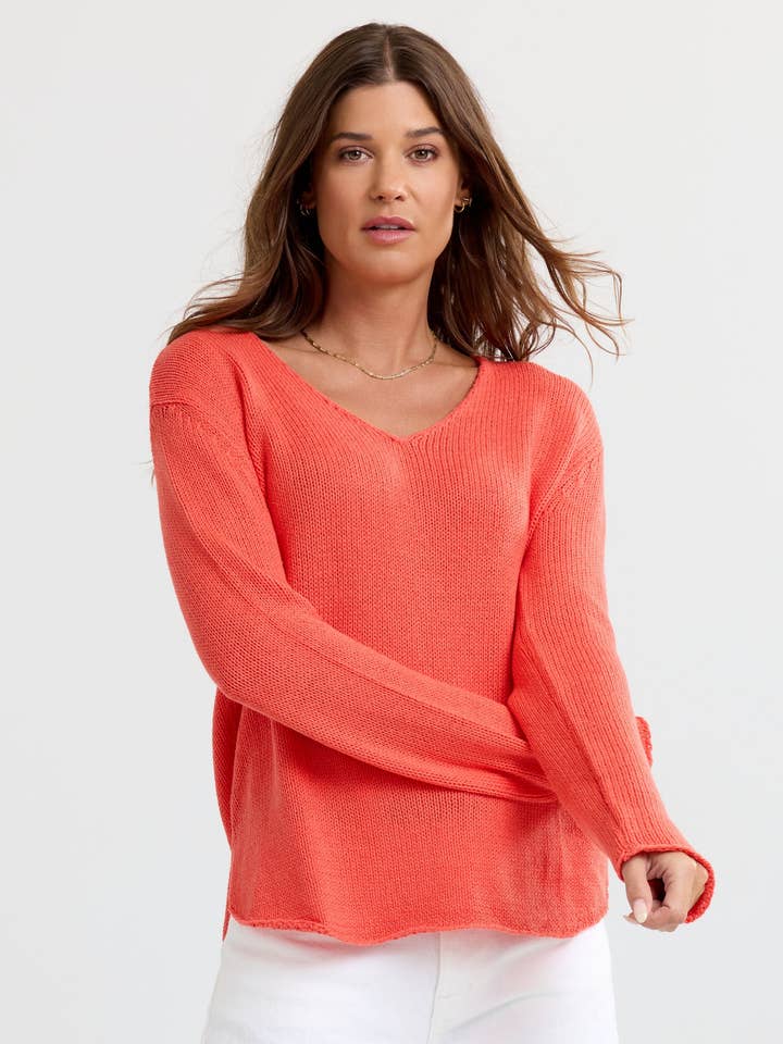 Round Edge V-Neck for wholesale by Pura Cashmere