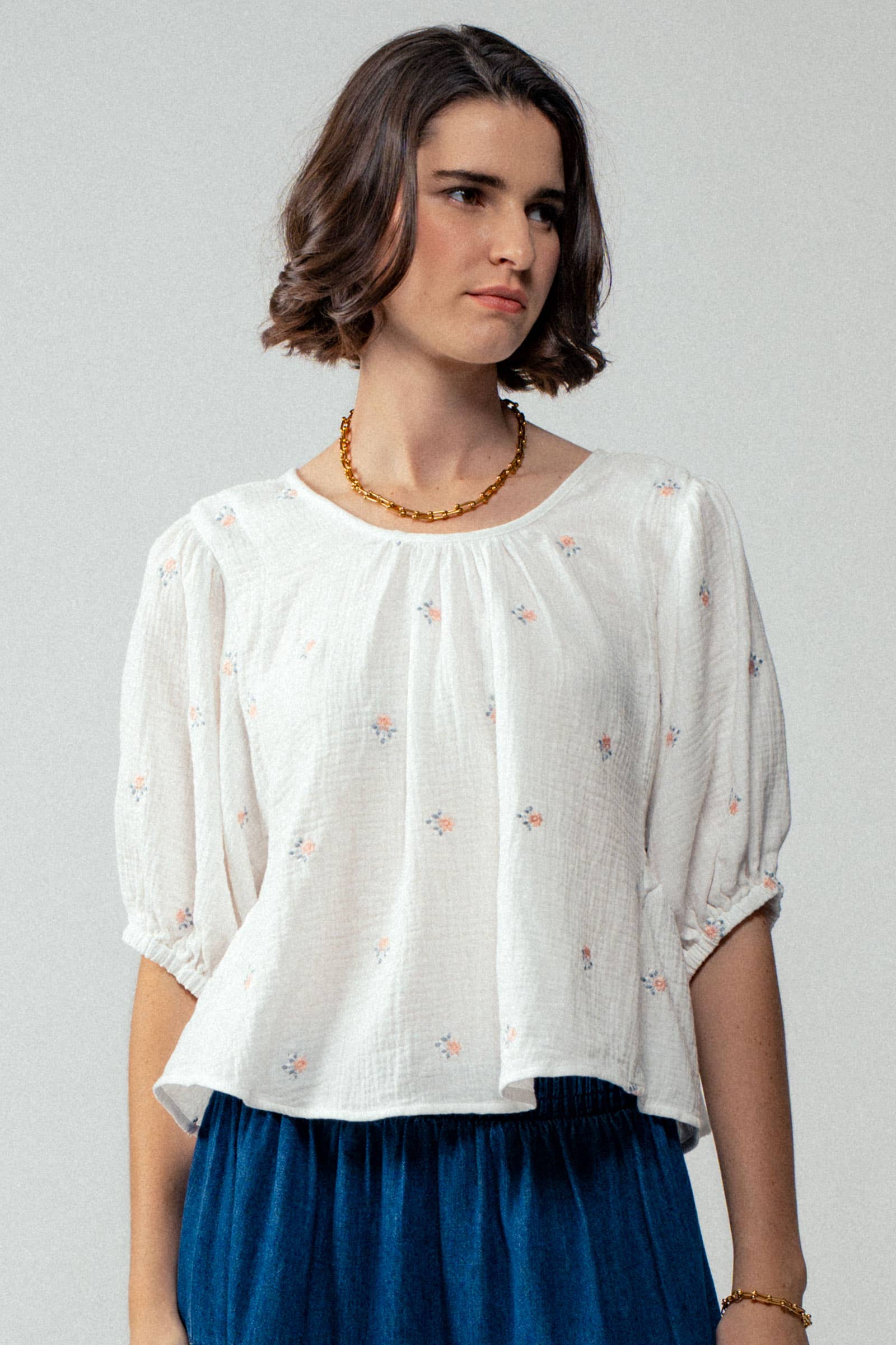 Urban Daizy - Wholesale Blouse - Women's - Floral Embroidered Gauze Blouse8
