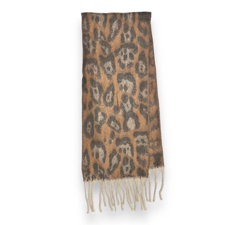 London Scarves – wholesale Scarf – Women's – Fluffy leopard print scarf finished with tassels