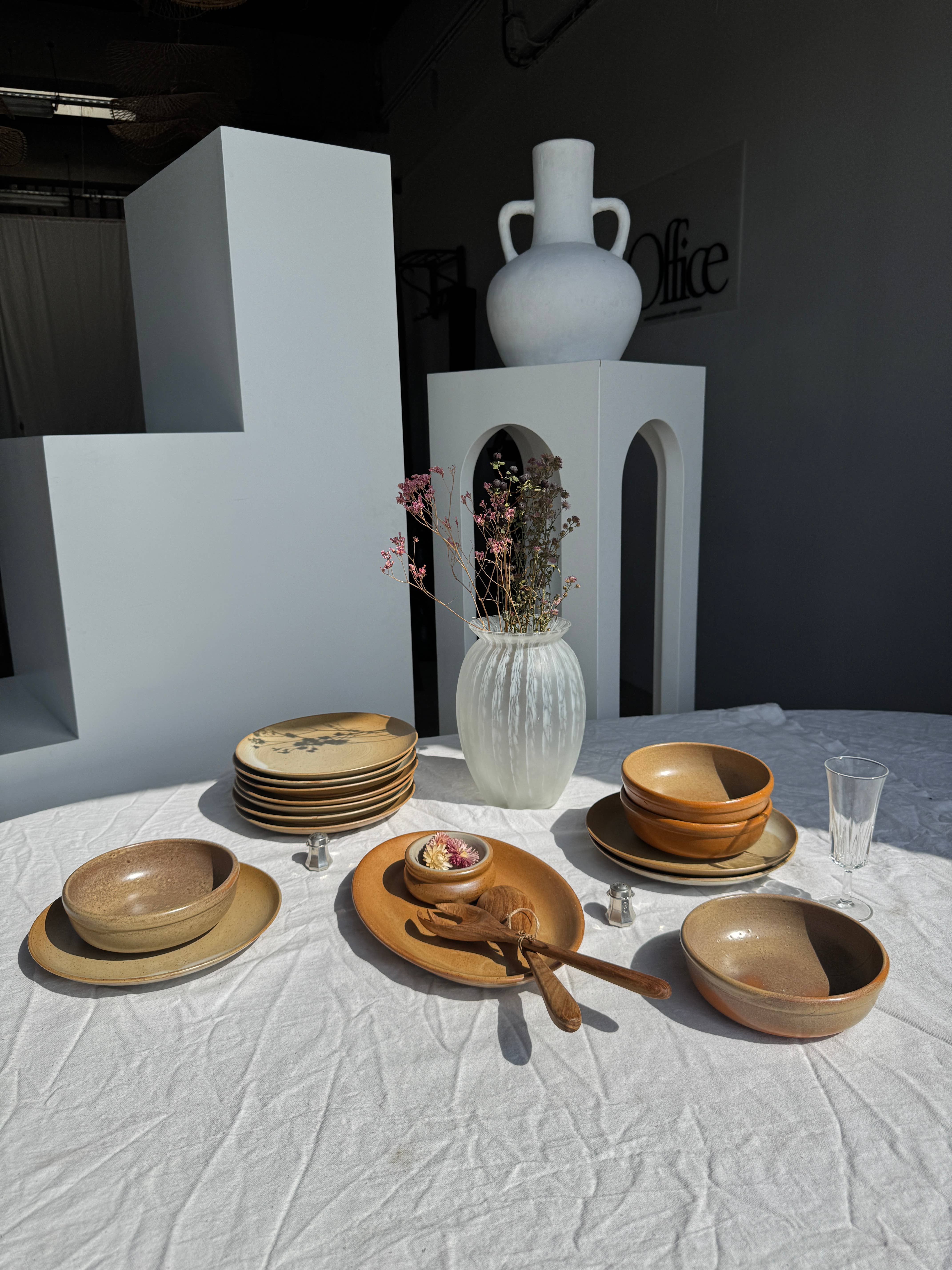 Office Objets - Wholesale Dinner Plate - Set of 6 stoneware plates Village France D2439