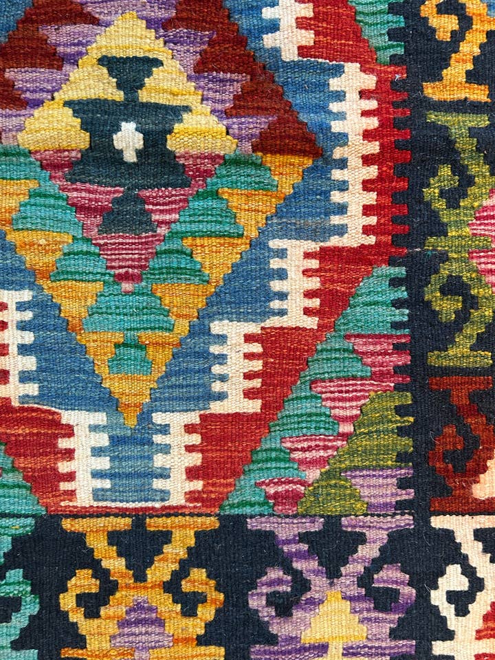 2.5'x 4' Kilim Rug for wholesale by Turkmen Handicrafts