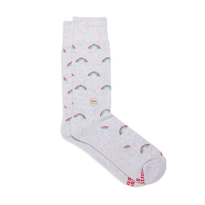 Des chaussettes qui sauvent des vies LGBTQ (Radiant Rainbows) pour la vente par Conscious Step