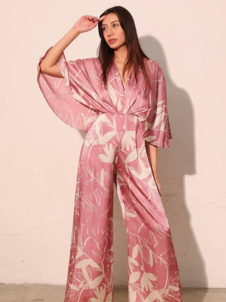 Macacão com Capa de Cetim Dreaming Lily por atacado de CC Wholesale Clothing