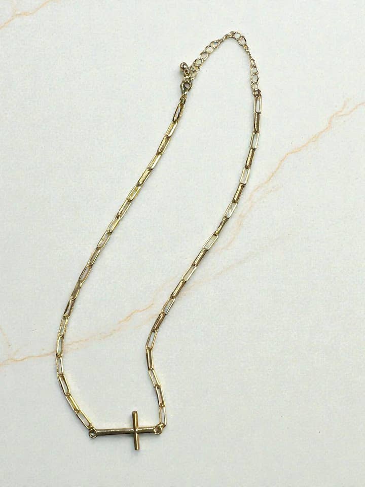 Collana girocollo in oro con croce in oro 14”-17” per la vendita all'ingrosso da parte di Ava Capri