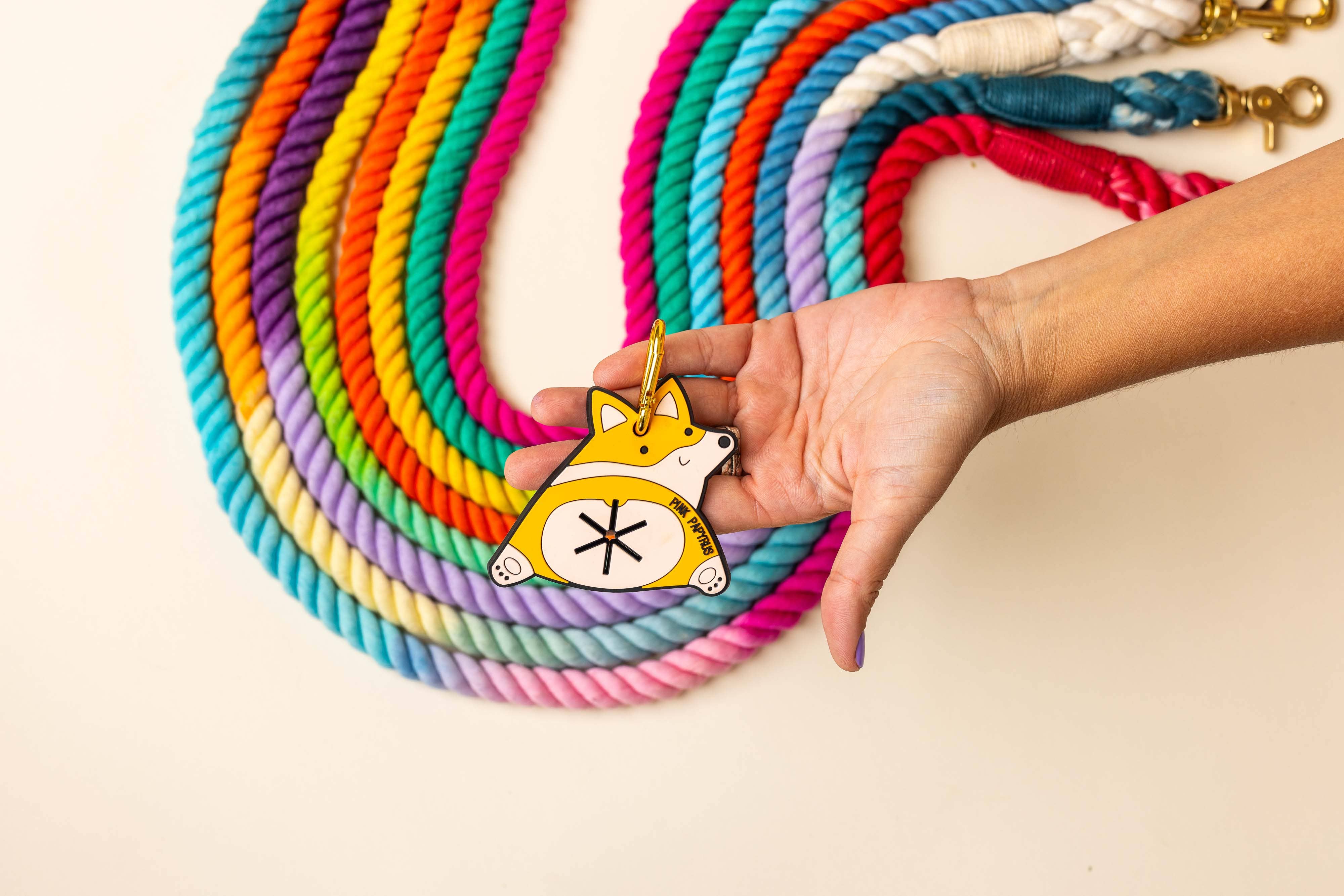 Pink Papyrus | Premium, Durable, & Stylish Dog Products – wholesale Bajspåse – Corgi Potty Pick Up | Avfallspåsehållare | Bajspåsehållare3