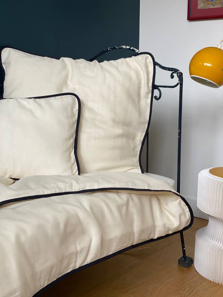 NINA Örngott 63 x 63//Ecru/Navy för wholesale av bihan