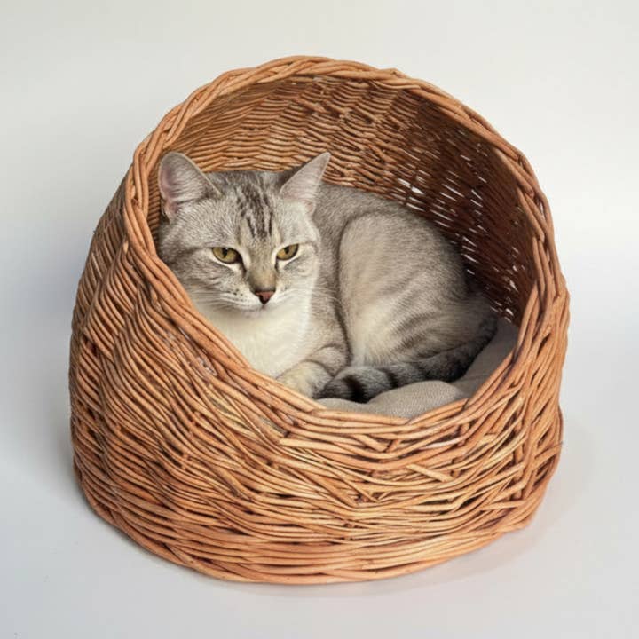 Wicker Cat Bed – Handwoven Rattan Cat Basket for wholesale by Gran Wholesale