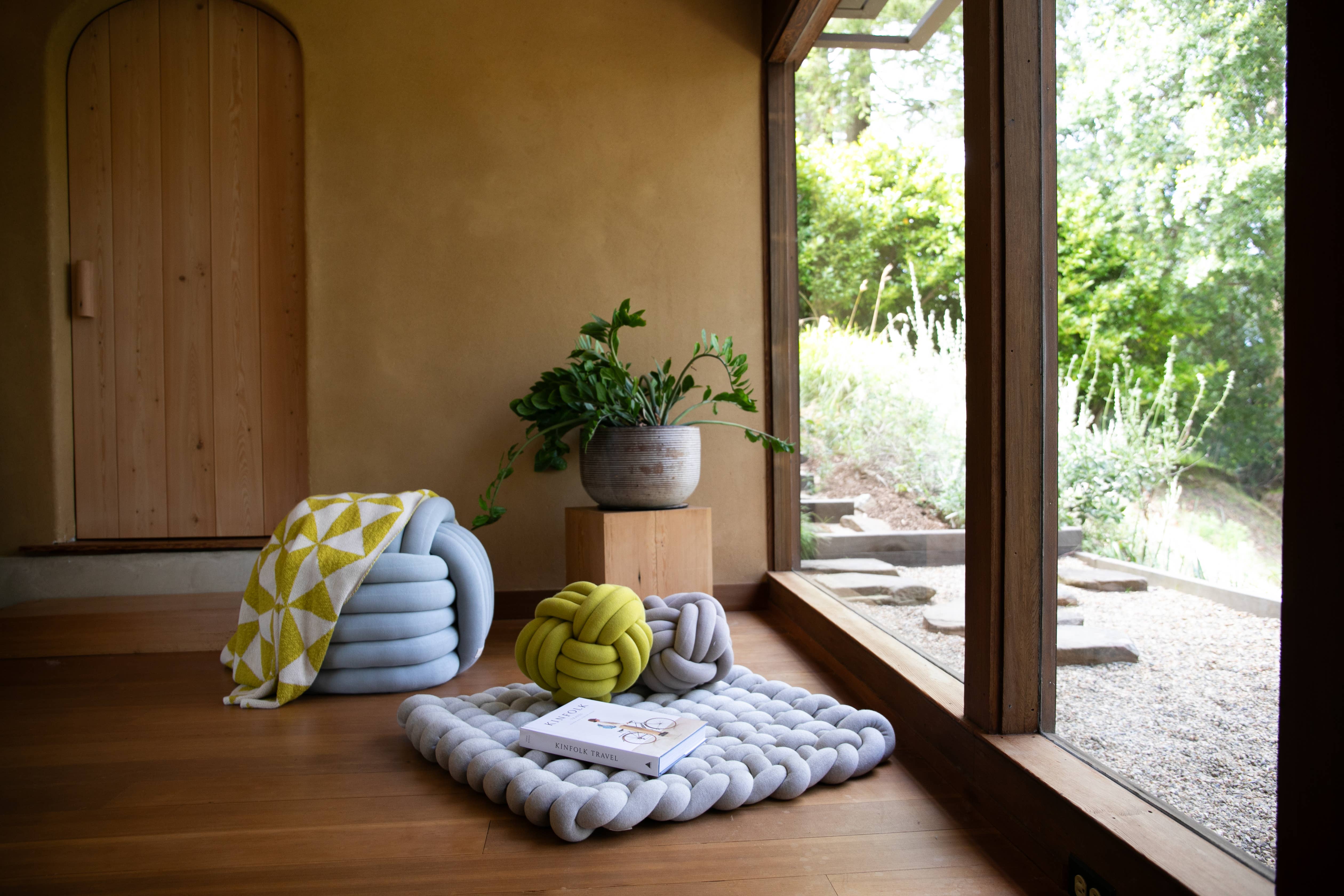 Pink Lemonade - Wholesale Pouf - Knotted Pouf Large - Alice Blue1