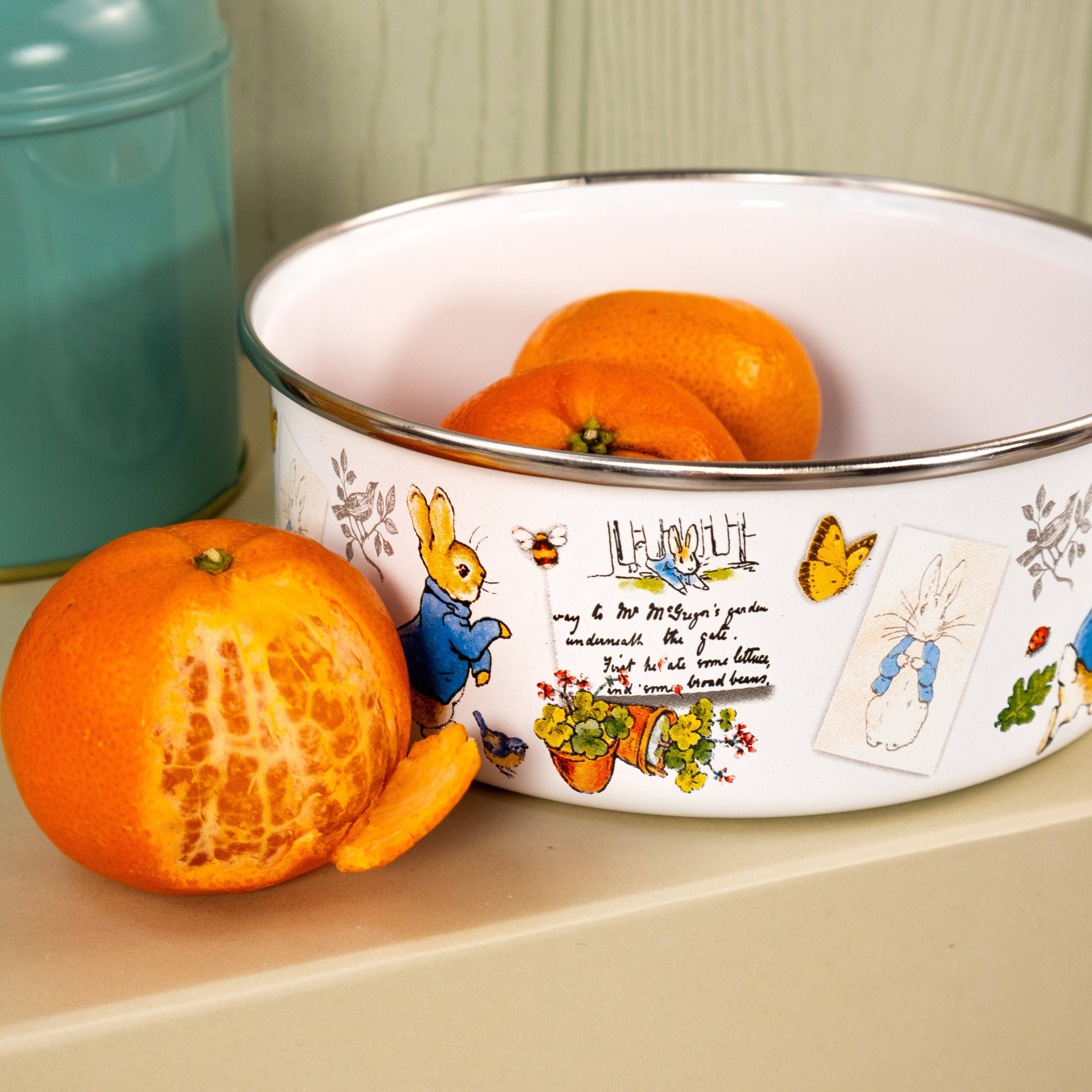 Robert Frederick Ltd – wholesale Bowl – Peter Rabbit Enamel Bowl - Classic Beatrix Potter Design1