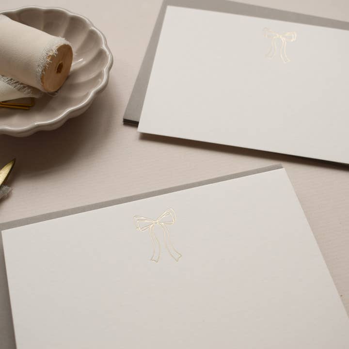 Jennifer Tune – wholesale Stationery/notecard set – Set of Five Notecards printed with a Gold Bow5