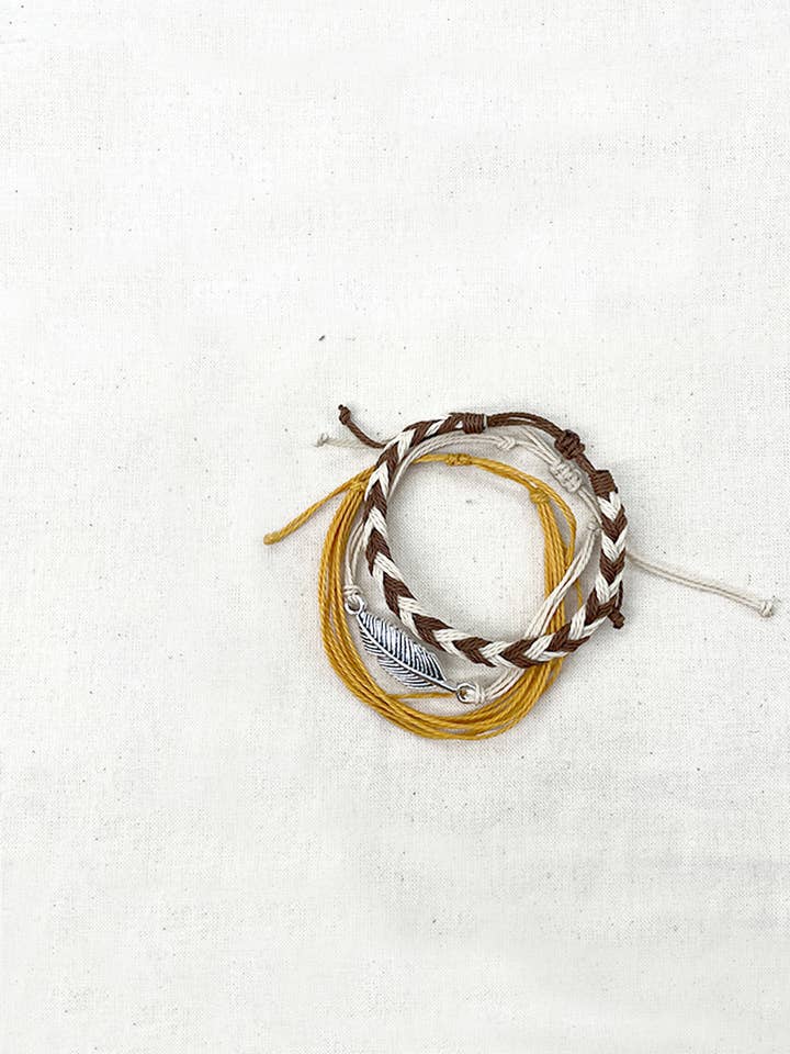 Pack de bracelets Surfer marron et orange pour la vente par Islandhaze