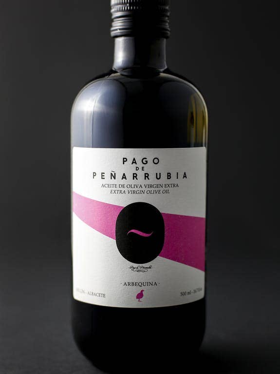 Organic extra virgin olive oil ARBEQUINA 500 ml for wholesale by Pago de Peñarrubia
