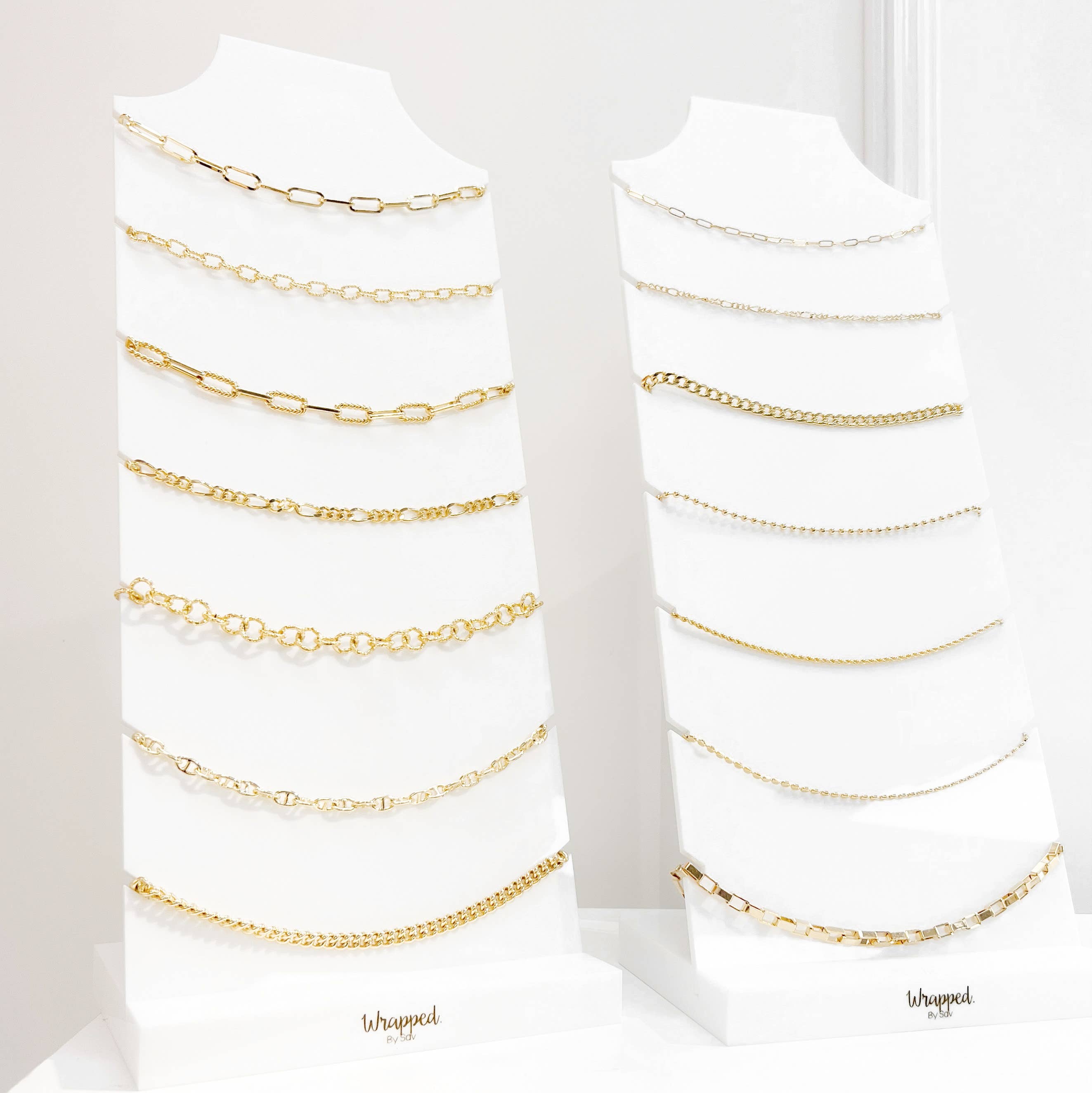 Wrapped. By Sav – wholesale Smyckesmonter – Högt halsband Display1