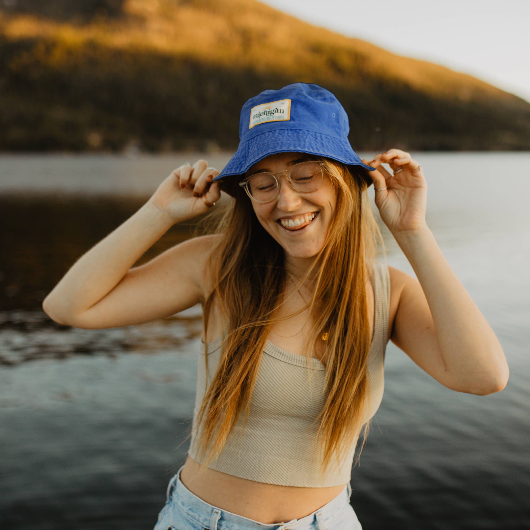 Stuck on Michigan - Vente Bob – femme - Chapeau seau patch Michigan – Chapeau de soleil teint vintage2