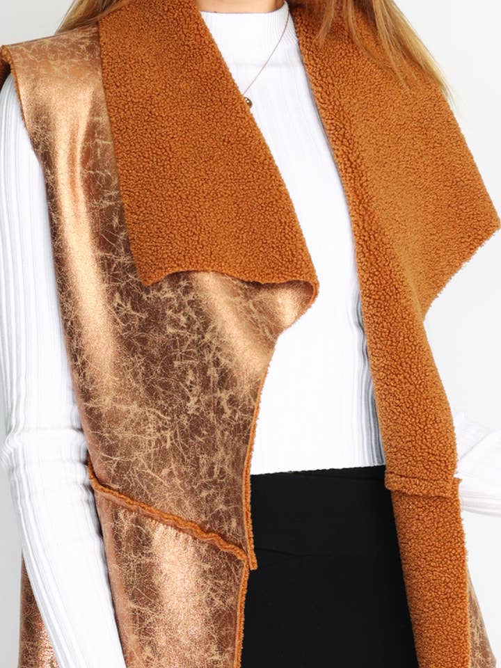 ORNELLA PARIS - Wholesale Outerwear Vest - Women's - BLL-G2582 Fur Sleeveless Vest
6