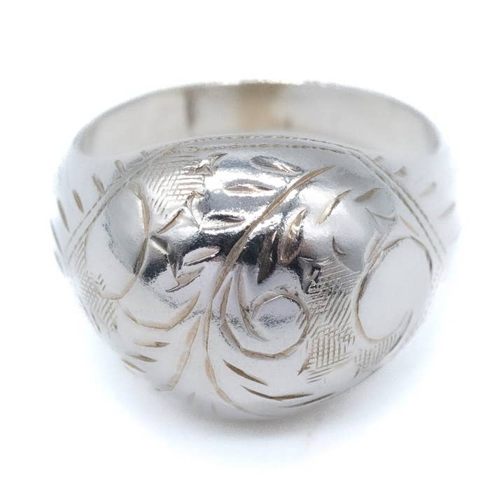 Anello a Cupola Inciso in Argento Sterling - Misura UK J / US 5 per la vendita all'ingrosso da parte di Mysticum Luna