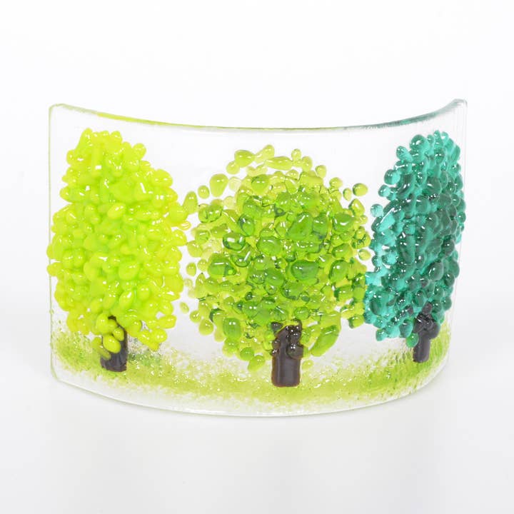 Courbe d'arbres verts en verre fondu pour la vente par Pam Peters Designs