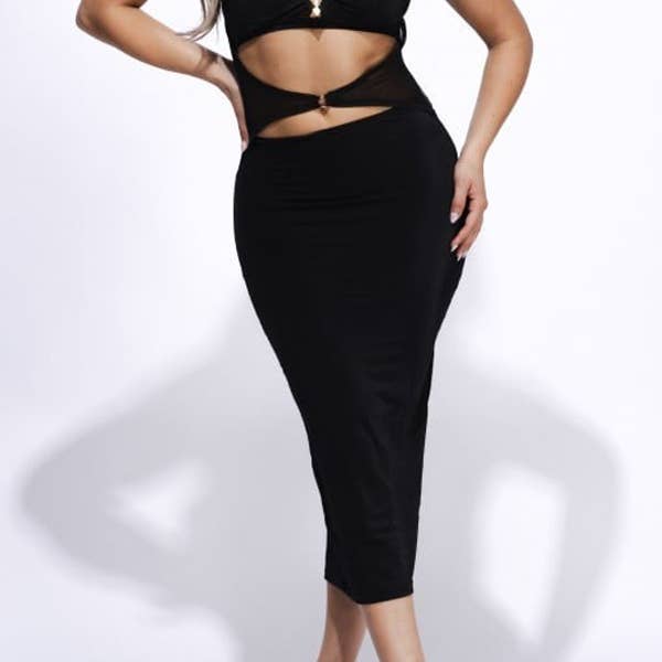 Robe midi moulante à découpe solide avec col licou - Junior pour la vente par Black Pearl Clothing