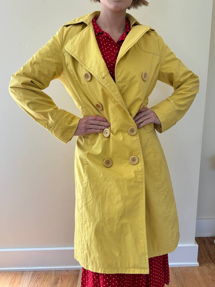 ensoleillé | an 2000 | trench-coat pour la vente par Elizabeth bay