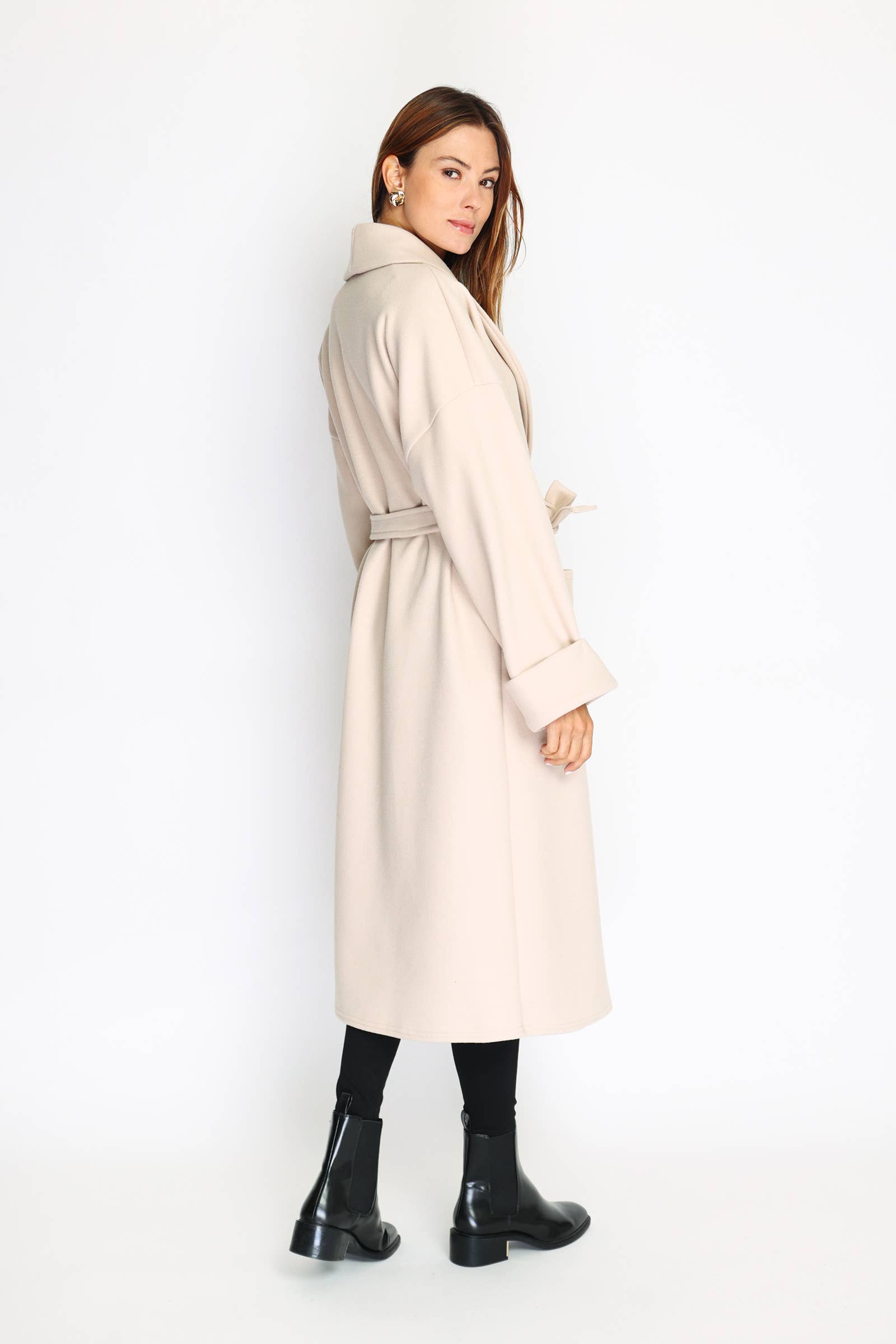 ORNELLA PARIS - Vendita all'ingrosso Cappotto - Donna - Cappotto liscio con cintura MC-M24010

3