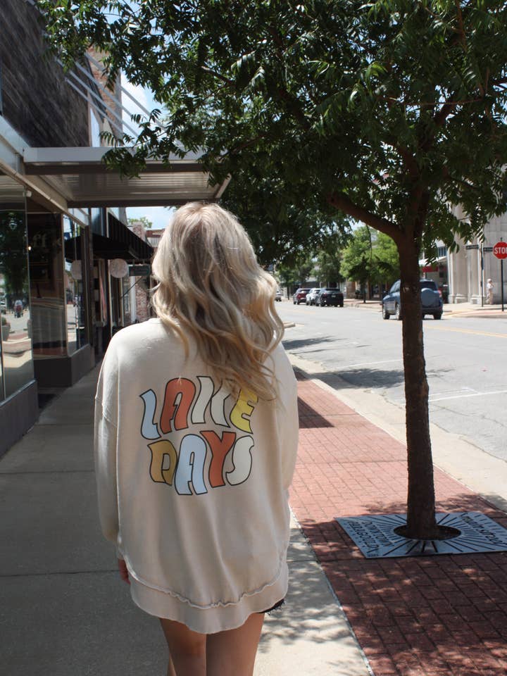 Equipaggio dei Giorni al Lago per la vendita all'ingrosso da parte di Backroad social trade co