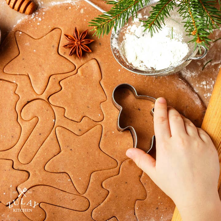 Zulay Kitchen - Wholesale Biscuit cutter - Metal Christmas Cookie Cutters (14-Pieces)4
