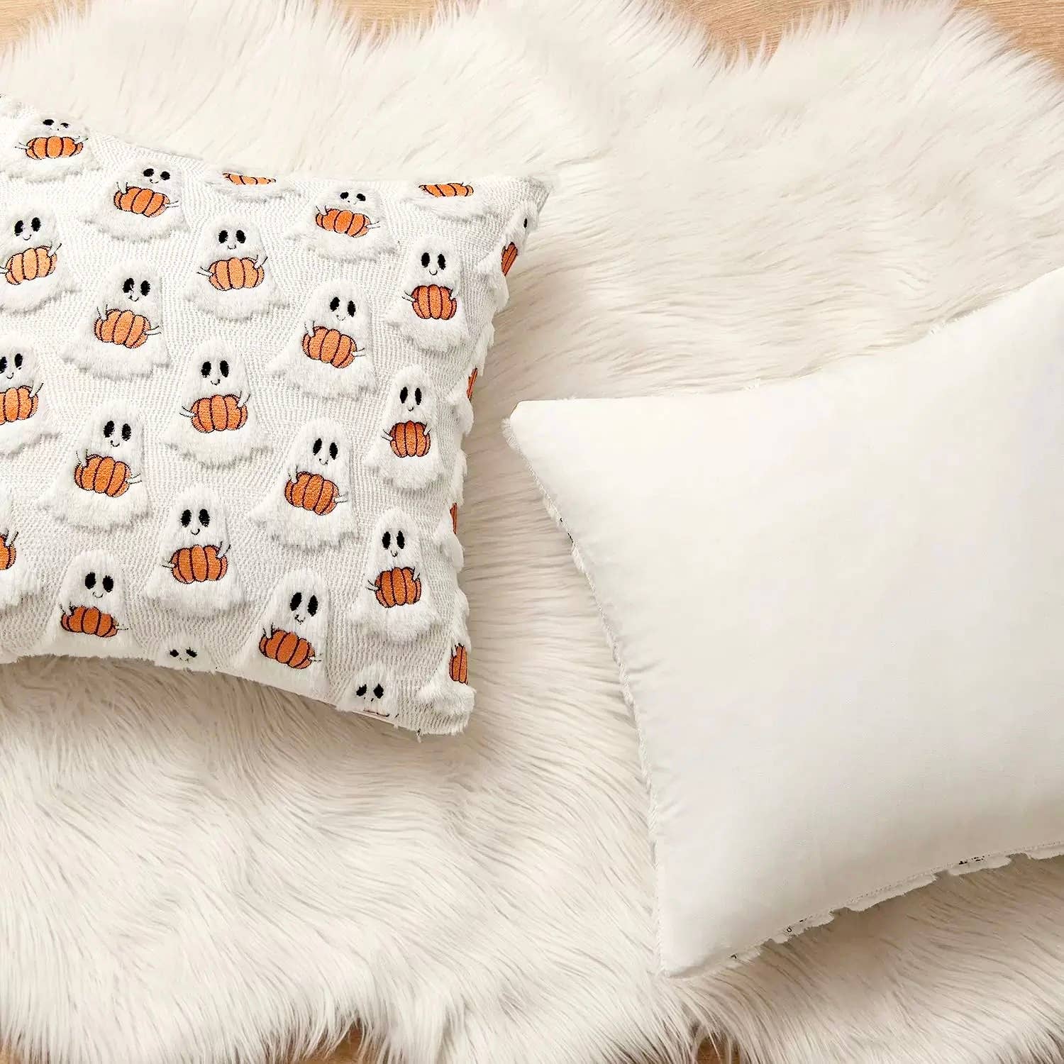 FLUFFERY - Wholesale Throw/Decorative Pillow - Ghost & Pumpkin Throw Pillow 18x18 – With Insert3