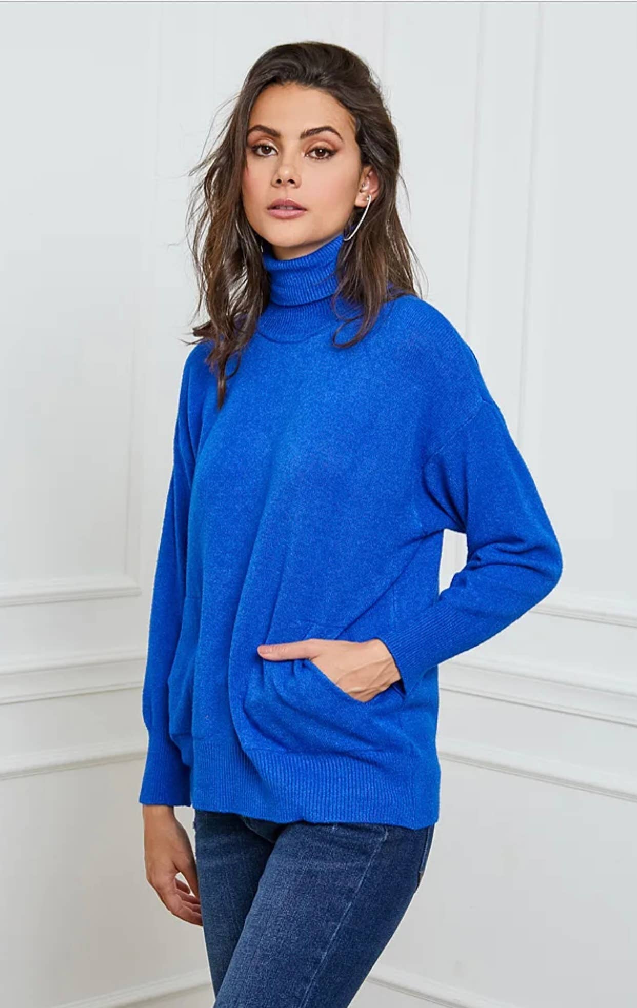 LÉA & LUC – wholesale Knitted jumper – Women′s – Turtleneck sweater with pockets REF. 00304