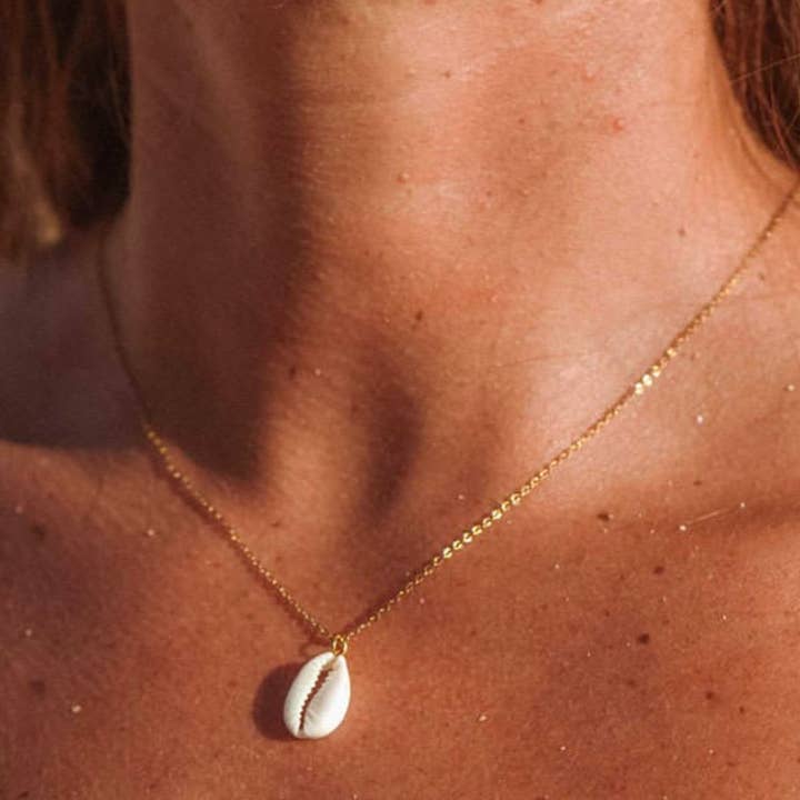 The Coconut Collective - Wholesale Pendant/charm necklace - Natural Cowrie Gold Necklace1