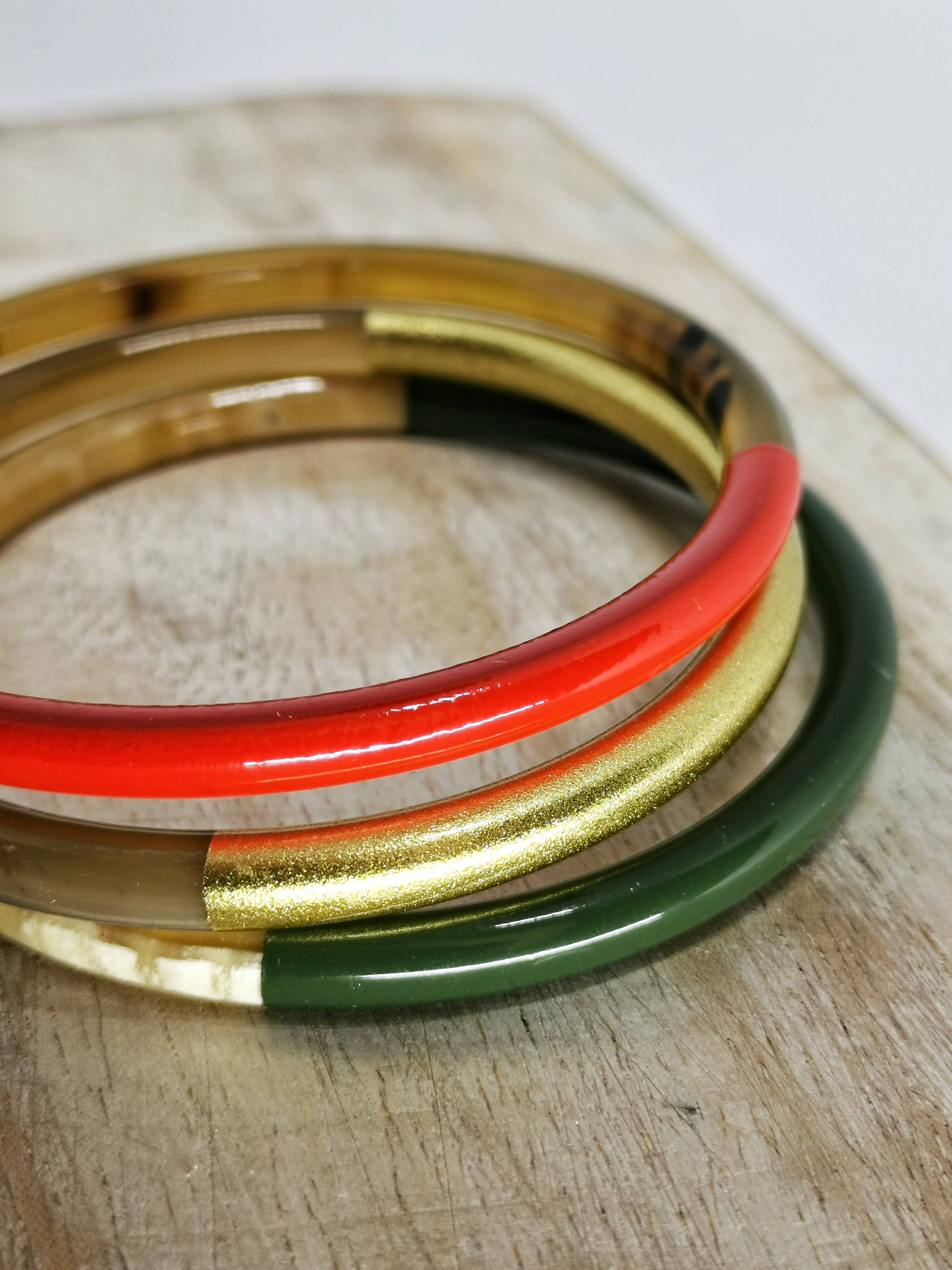 Nayda Diaries - Venta al por mayor Brazalete - Brazalete bicolor de cuerno terracota y natural1