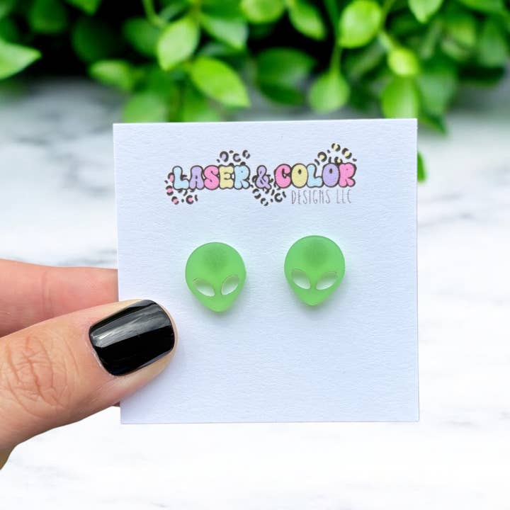 Laser & Color Designs LLC - Vente Clous d'oreille - Boucles d'oreilles extraterrestres, boucles d'oreilles d'Halloween, brillent dans le noir0
