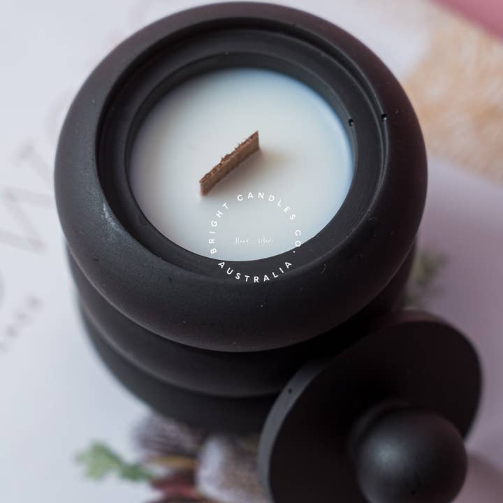 Bright Candles Co. - Wholesale Jar/filled candle - Donut Scented Vessel Candle4