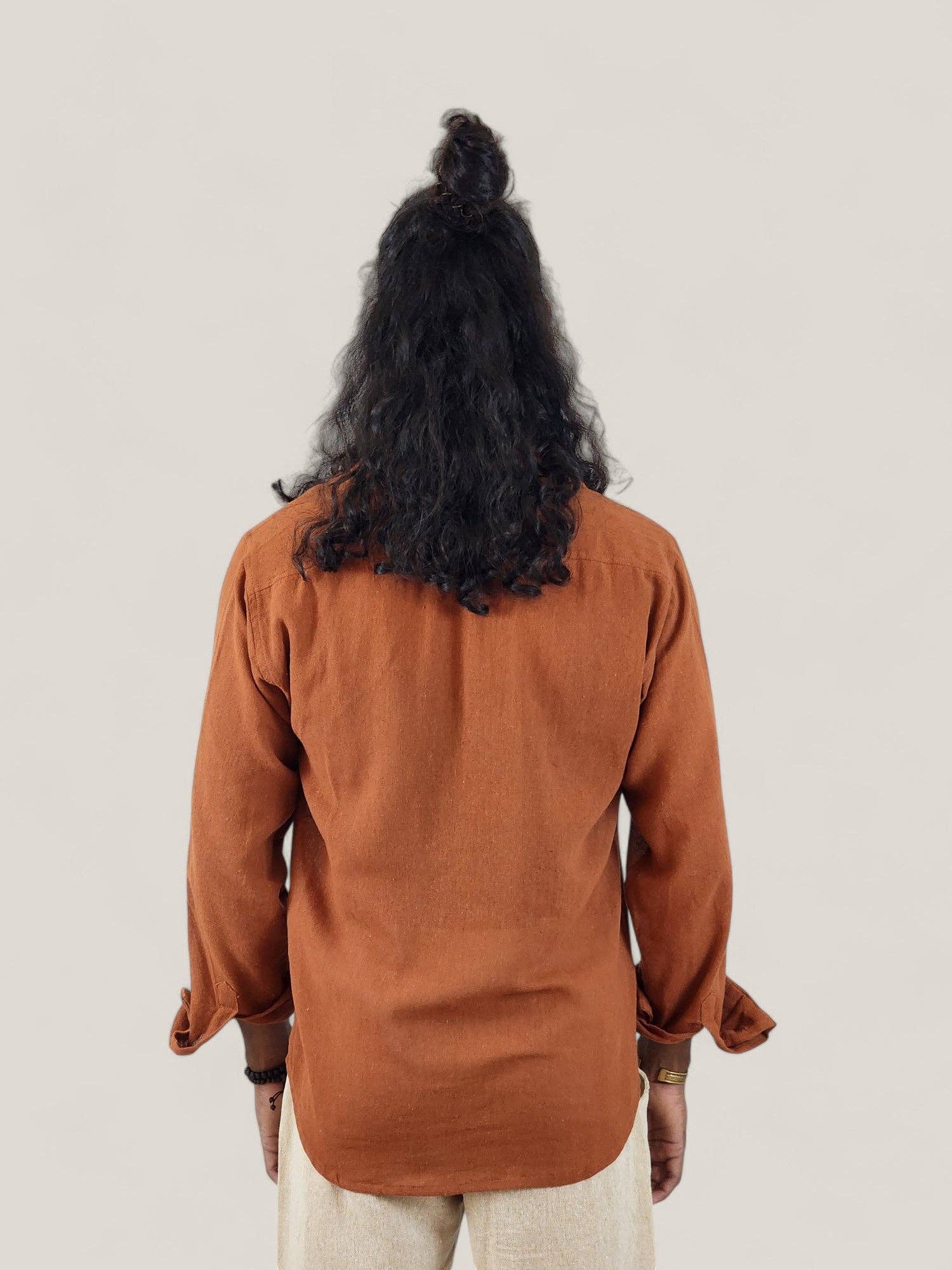 Sacred Ceremony – Großhandel Hemd mit Button-down-Kragen – Herren – Orangefarbenes Langarmshirt aus Bio-Baumwolle für Herren4